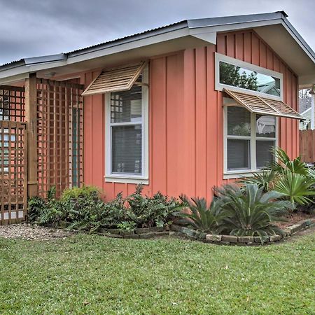 Walk To Beach From Chic Old Town Apartment With Yard Bay St. Louis Exterior photo