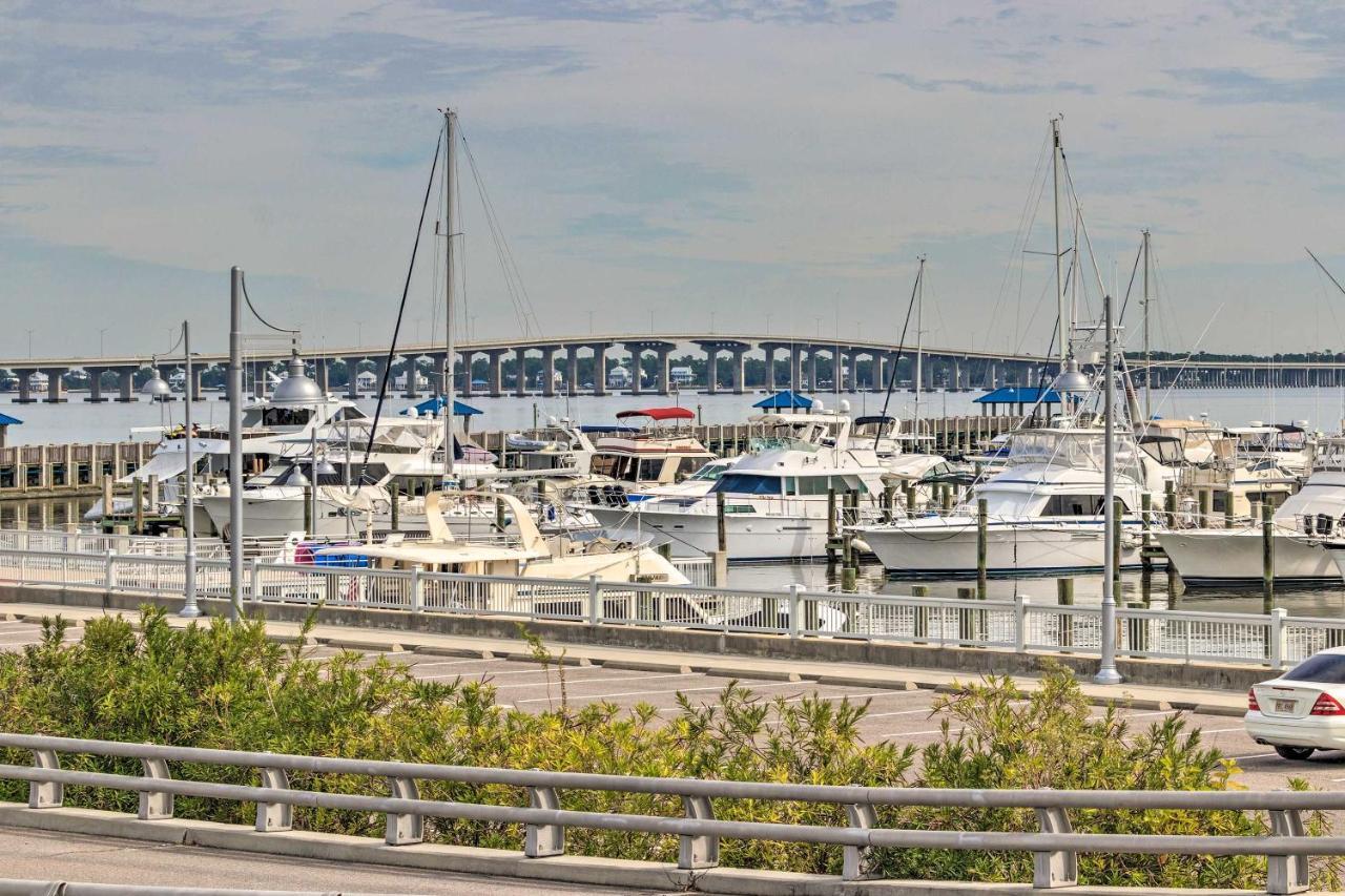 Walk To Beach From Chic Old Town Apartment With Yard Bay St. Louis Exterior photo